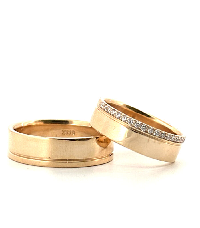 Pareja de Anillos de Compromiso 14K A Diamante 0.20 CT Size 9.5 y 6.5 Weight 11.5g